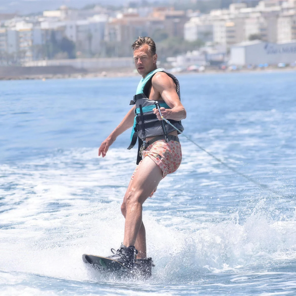 Wakeboard en el mar de Marbella